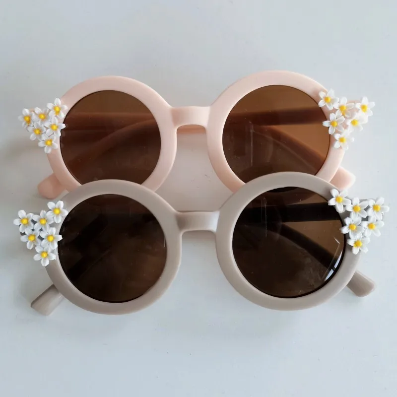 

Retro Children Cute Sunglasses Daisy Flower Round Frame Shape Sun Glasses Fashion Travel Outdoor UV Goggle Shades Party Eyewear