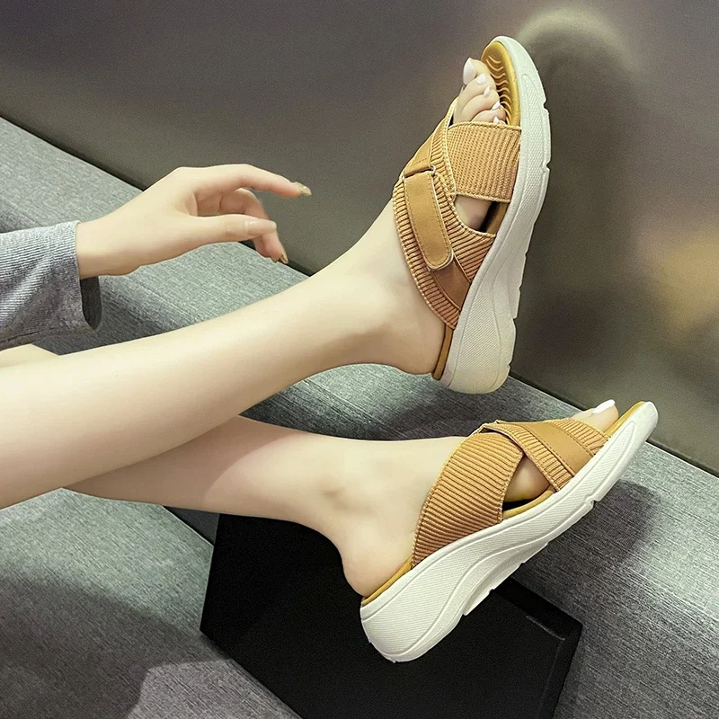 

Сандалии с открытым носком, легкие удобные босоножки на танкетке, повседневные, с круглым носком, лето 2024