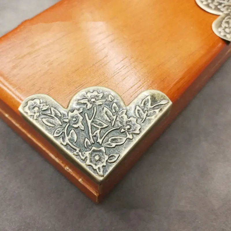 4PCS Antique Corner Brackets Protector Decorative Flower Carved Metal Wrap Angle Jewelry Box Corner Code Angle Furniture Fitting