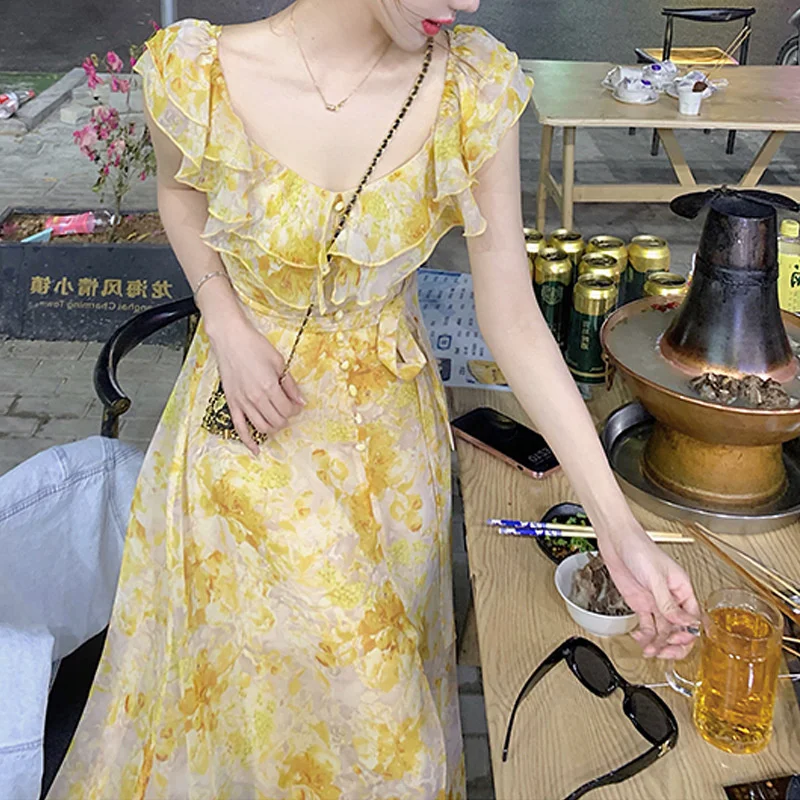 

Xianqi Yellow Fragmented Flower Waist Dress Women's Spring and Autumn Beach Vacation Summer Short Sleeve Skirt 2023