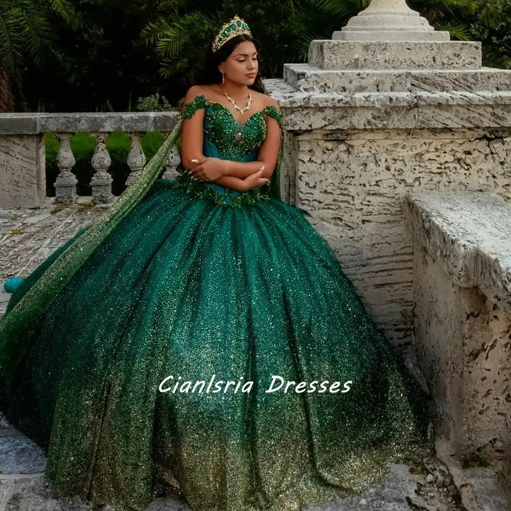 

Emerald Green Ribbons Off The Shoulder Quinceanera Dress Gold Crystal Pearls Beading Ball Gown Vestidos De XV Años Sweet 15
