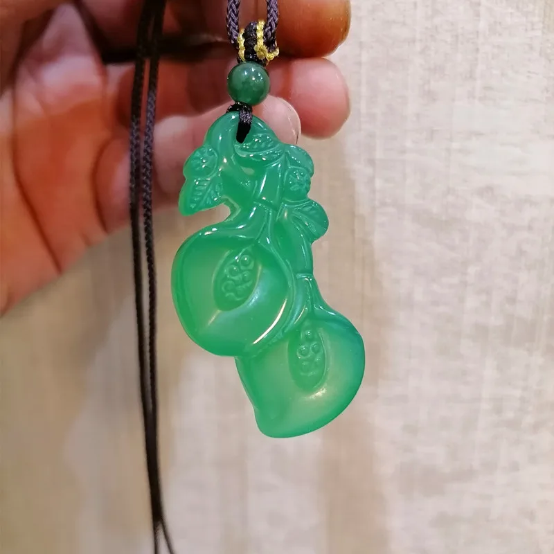 

Natural green handmade carved orchid jade pendant, fashionable boutique jewelry, men's and women's green agate jade necklace