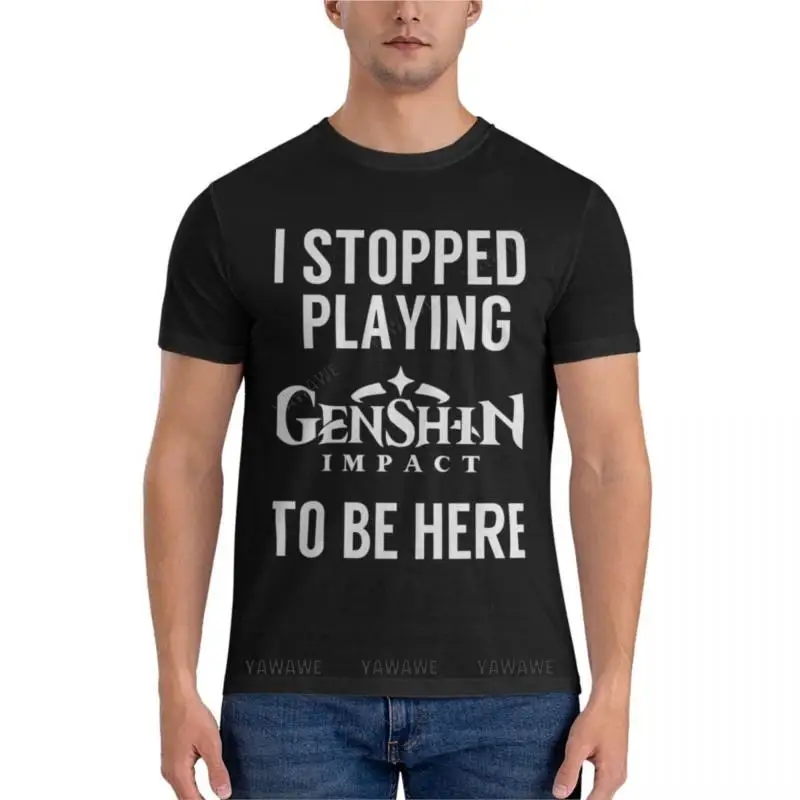 

Я перестал играть в Genshin Impact, чтобы быть здесь, Забавный дизайн мема, Классическая футболка, мужские футболки