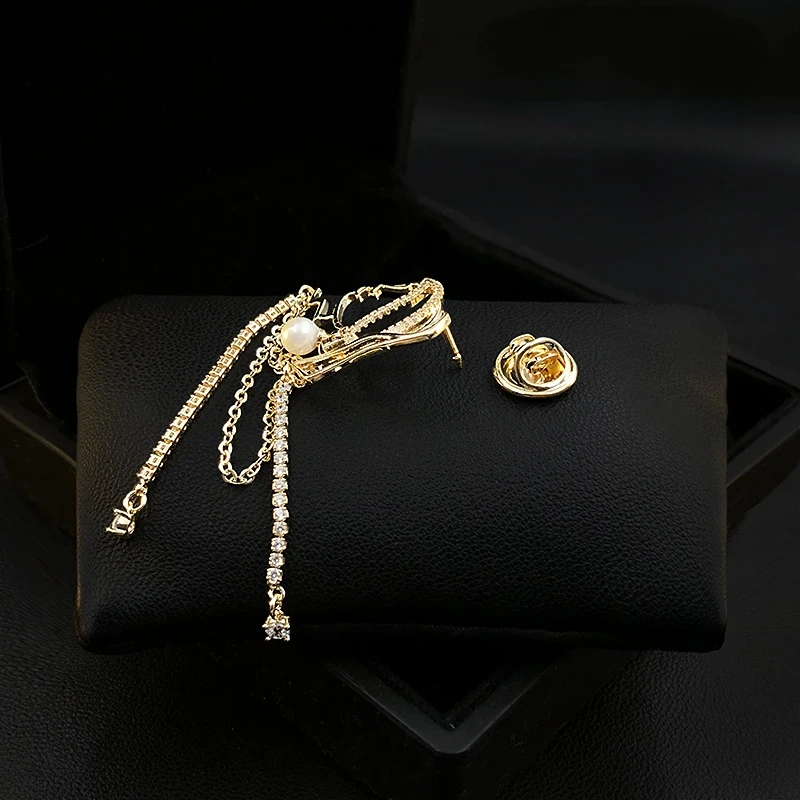 Girl's Brooch Tassel With Pearl Earrings Design Sense Niche High-End Exquisite Women's Suit Accessories Rhinestone Jewelry Pins