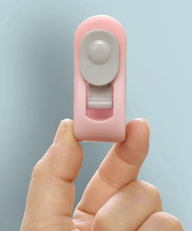 Laundry Tongs Holder Beach Towel Clips Clothes Hanger Stand Anti-run Blanket Mattress Household Products Anti-slip Fixed Buckle