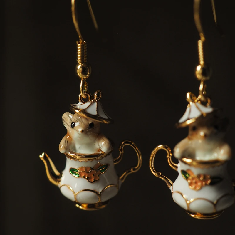 Fashion Funny Enamel Cartoon Chipmunk French Teapot Earrings for Women Cute Funny Accessories Y2k Style Jewelry Charm New 2024