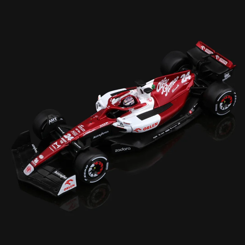 

Модель автомобиля Bburago 1:43 Alfa Romeo 2022 F1 Racing Team C42 #24 Guanyu Zhou #77 Valtteri Bottas из сплава, коллекционная игрушка в подарок