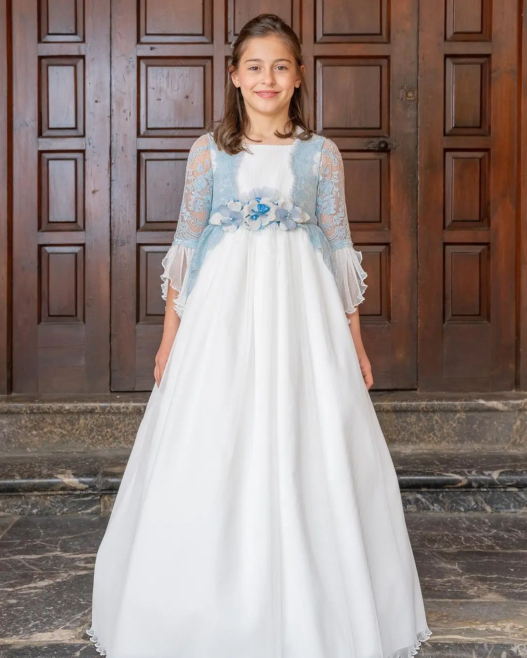 

New First Communion Dress Lace Embroidered Tulle Illusion Half Sleeves Round Back Flower Girl Dress Wedding Party Gown