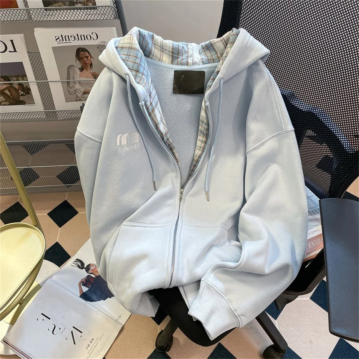 Spring And Autumn Male Vitality Fashion Trends Versatile Simple Lazy Wind Jugendstil 2025 New Male Grid Splicing Zipper Jacket