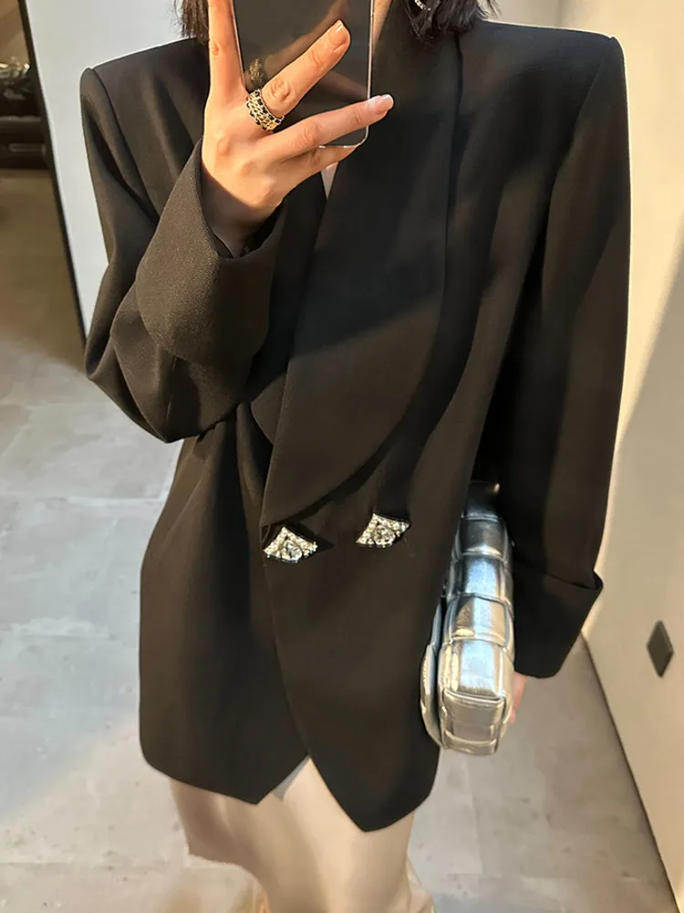 [LANMREM] High End Office Lady Blazers For Women Diamond Button Design Loose Temperament Jackets Fashion 2024 Spring New 26D8702