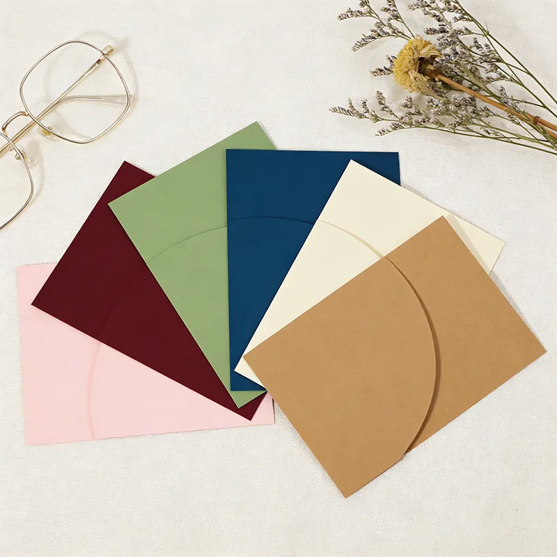 30pcs 녹색 18x13cm 결혼식 엽서용 봉투 Giftbox 메시지 250g 종이 초대장 소규모 비즈니스 편지 보관 가방