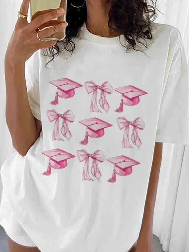 

2024 Sweet Print Women's Basic T-Shirt Fashion Women's Bow Print Summer Cartoon Print Pattern Fun Top Casual Style T-Shirt.