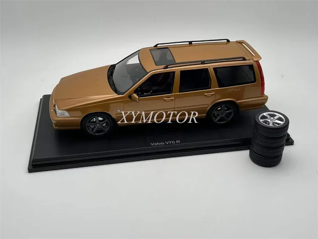 ミニカー Volvo V70 R 1/18 DNA Collectibles 1/18 VOLVO V70 R P80 1998 Silver DNA000155