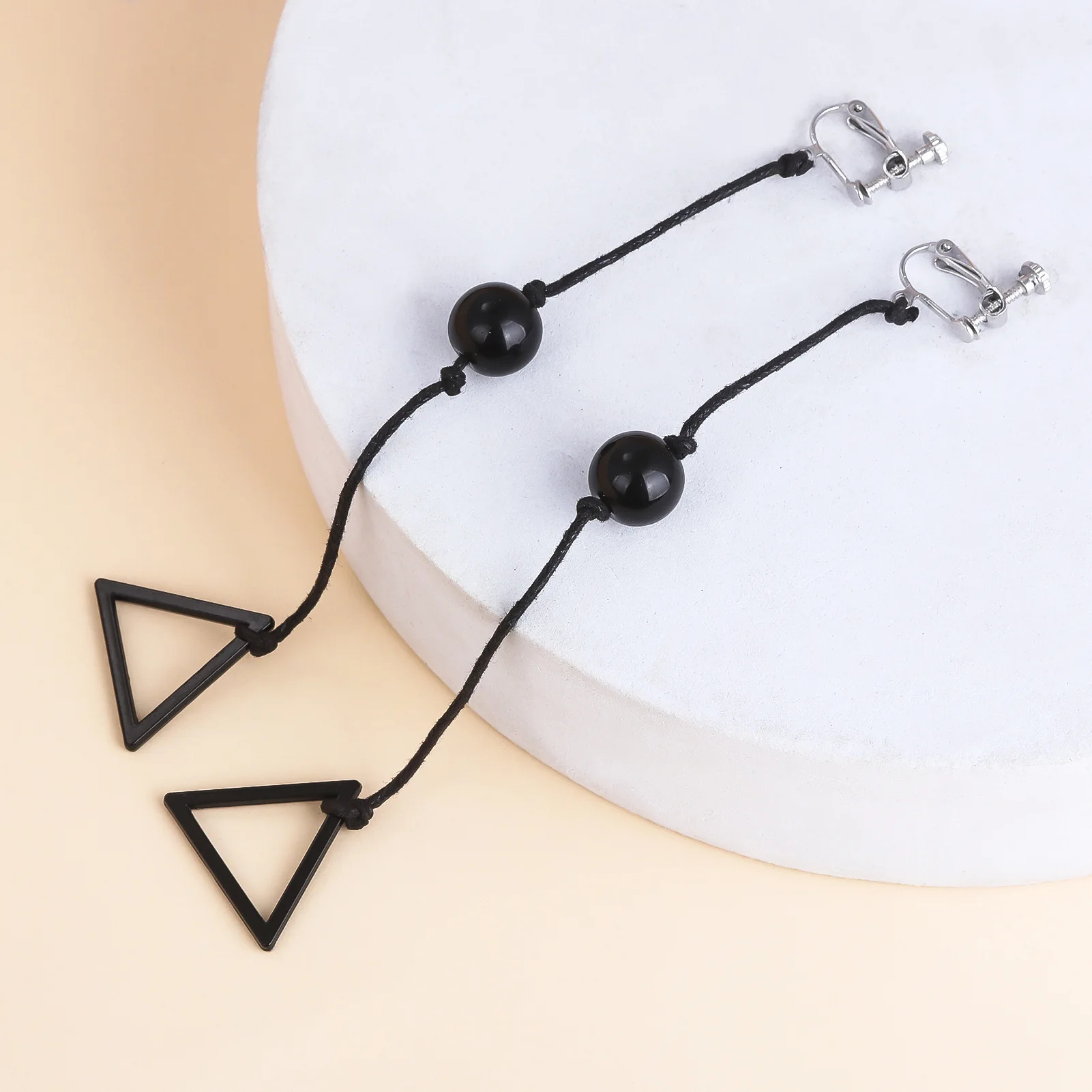 Anime Chainsaw Man Ohrringe Hungriger Teufel Makima Cosplay Schwarze Ohrclips Denji Pochita Halskette Cosplay Schmuck Ohrstecker Geschenke – Detail 19