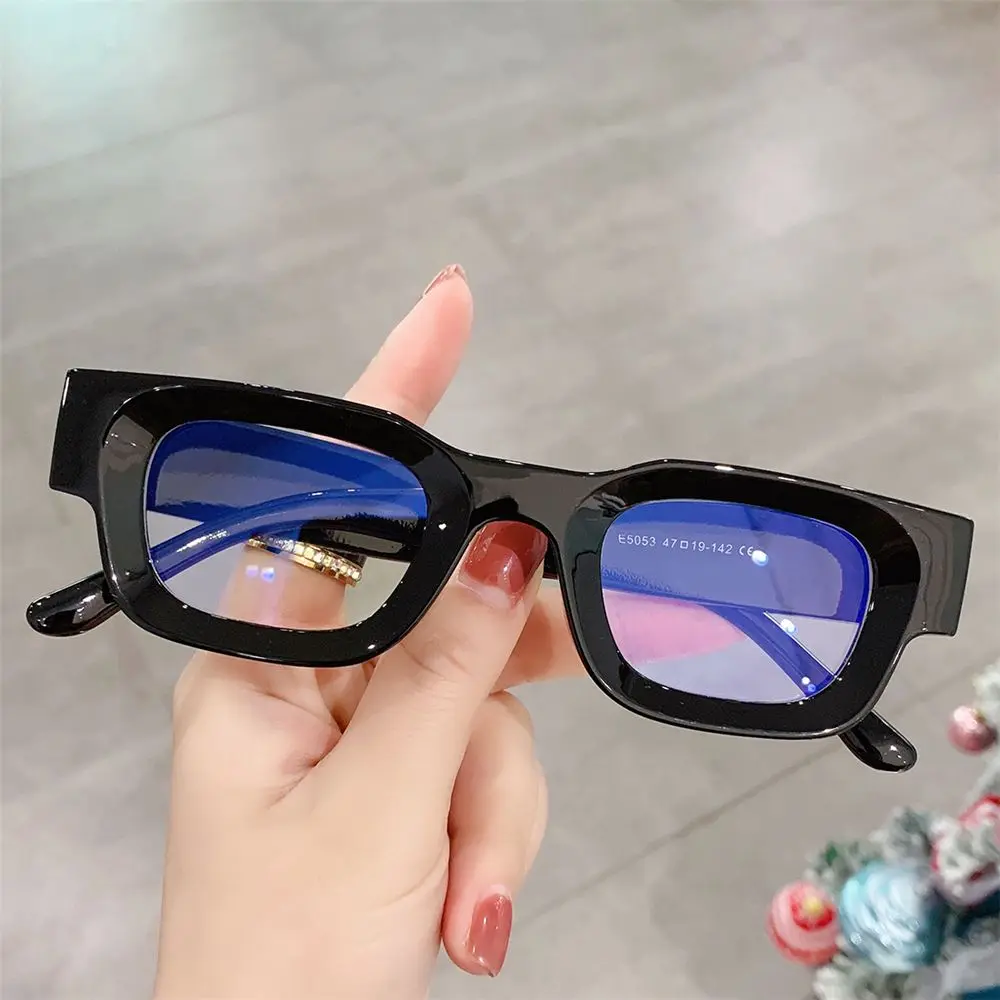 

Trending Square Frame Punk UV400 Shades Women Sunglasses Polarized Sunglasses Men Sun Glasses