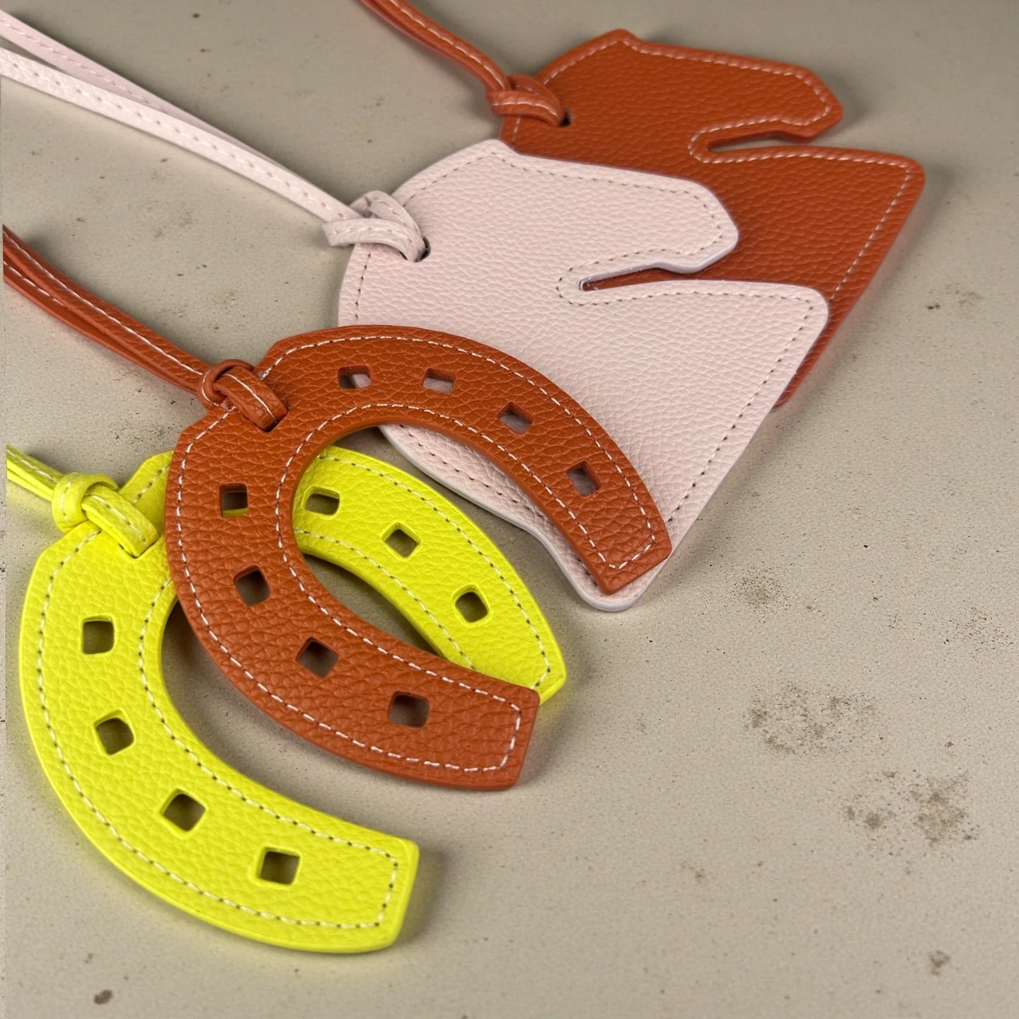 Artisanal Leather Horse Head & Horseshoe Charms Set - Premium Quality & Customizable Colors - Perfect Bag Accent