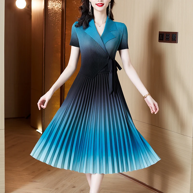 

Pleated dress 2023 summer new women's high-end temperament small suit collar gradient color long skirt