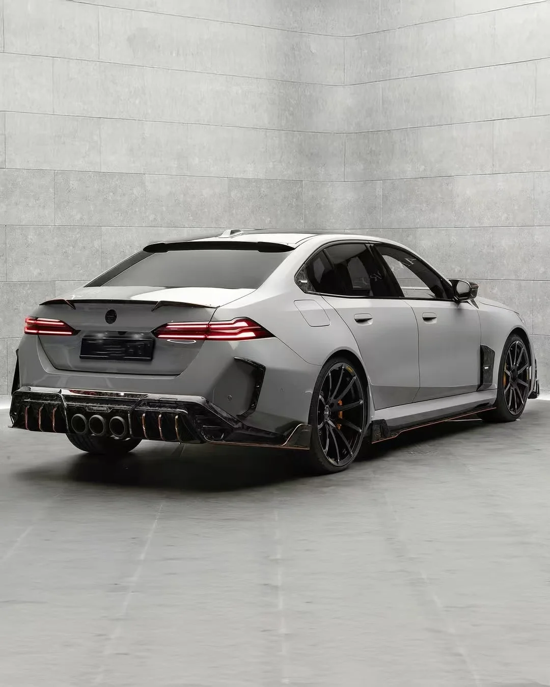 For BMW M5 G90 Carbon Fiber Body Kit M5 G90 MSY Carbon Fiber Front Lip Diffuser Spoiler Cover