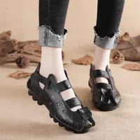 Sandales d'été en cuir pour femmes, chaussures à fond souple, personnalité plate, décontractées, rétro, faites à la main, nouvelle collection 2024 3