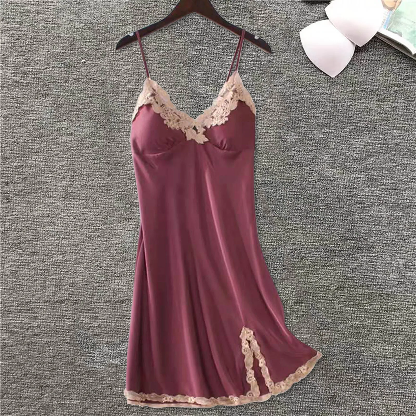 Women Sleepwear Satin Lace Robe Nightdress Ladies Sexy Lingerie Nightgown Dresses Sleepshirts Homewear Slit Chest Pad Pajamas