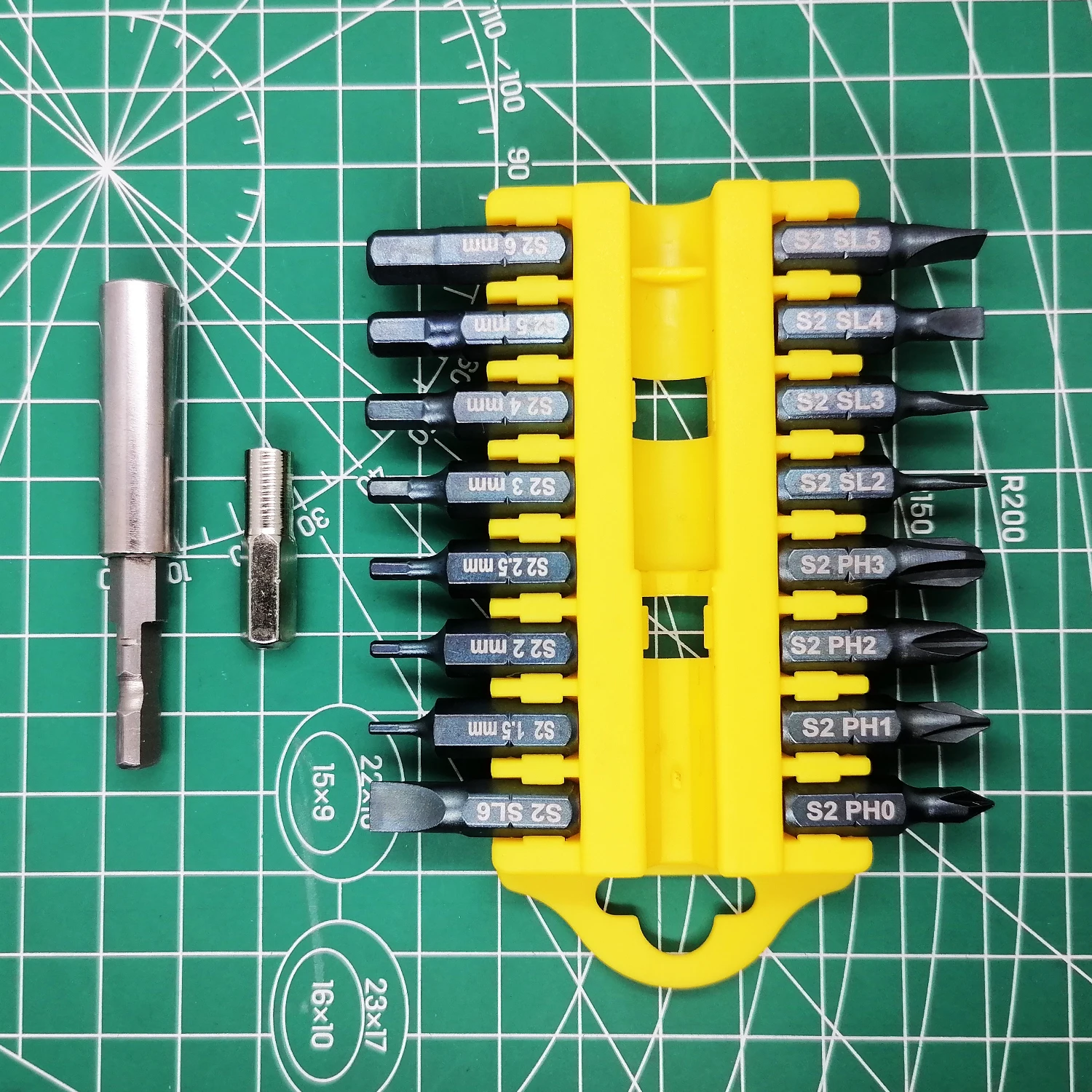 1 Set BIT DRIVER EXTENDER Bit Screwdriver Shank and 6.35 bits for