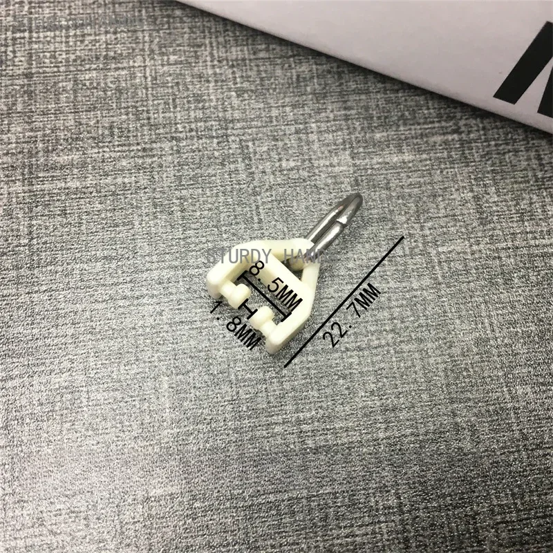 30PCS Plastic Curtain Track Pulley Old-fashioned Straight Track Curved Rail Hook Accessories Window Decoration Accessories