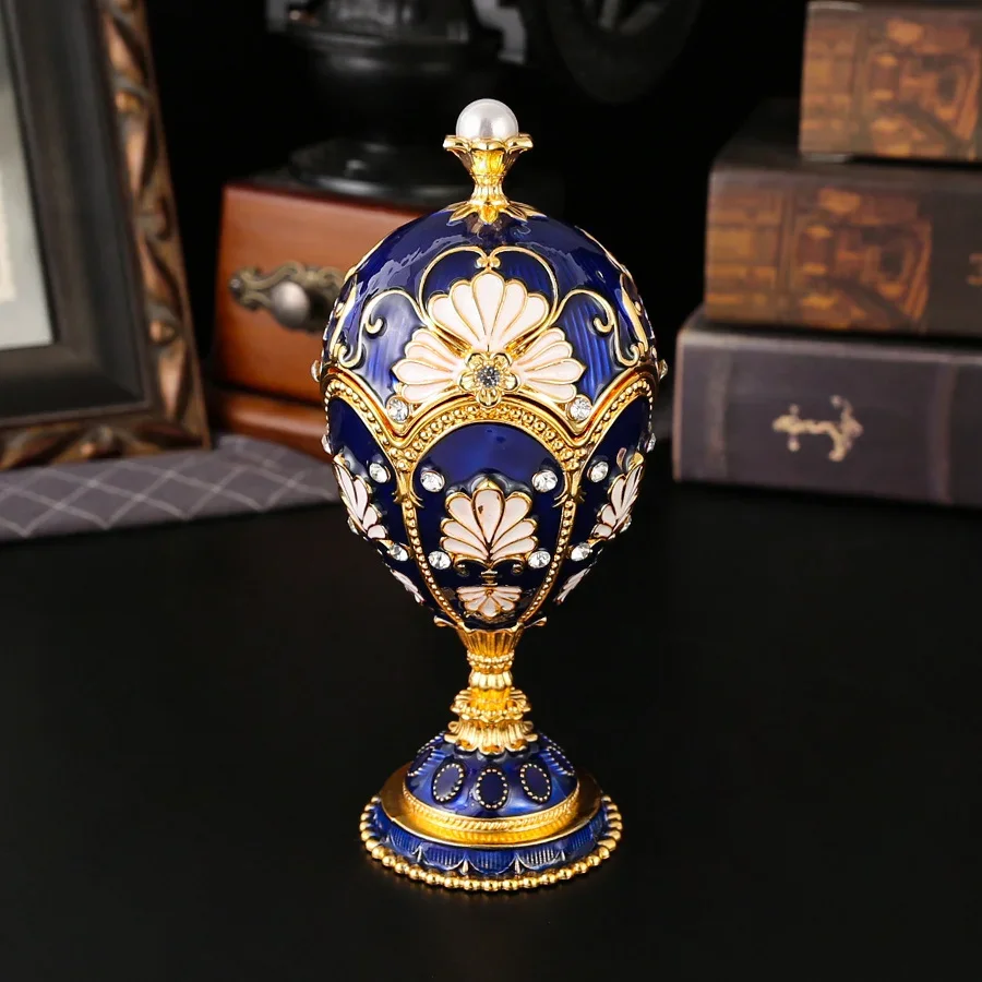 Eine eiförmige Schmuckschatulle, Aufbewahrungsbox für den Schreibtisch mit Diamanten, geeignet als Geschenk zum Valentinstag oder anderen Feiertagen._voghion.com