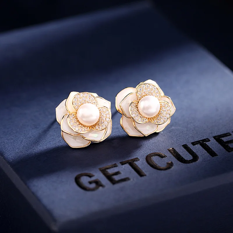 

Design And Temperament, Three-Dimensional Flower Earrings, Silver Needle Earrings, Zircon Inlaid With Mother Of Pearl Beishan Ca
