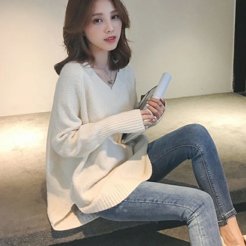 Korean Style New Autumn and Winter 2025 V-neck Women's Sweater Fashionable and Elegant Hem Split Loose Knitted Pullover Shirt