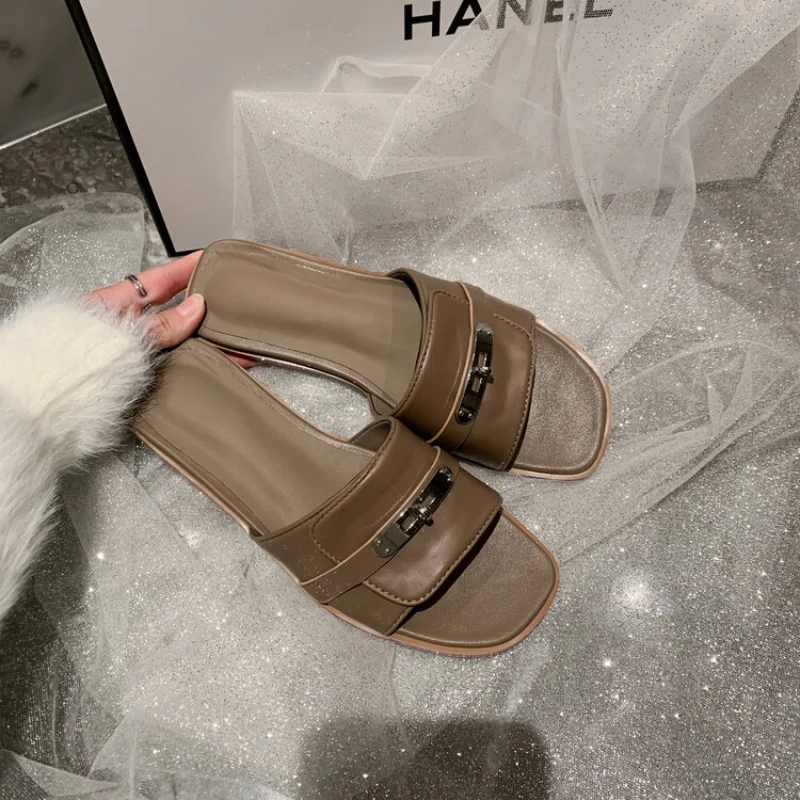 New Classic Single Button Natural Leather Slippers are Comfortable Fashionablea nd Versatile Suitable for any Occasion