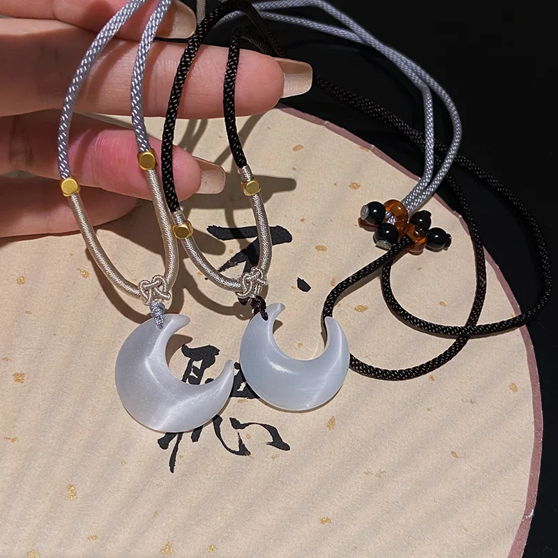 Vintage Resin Moon Pendant Necklace Simple Stylish Pendant