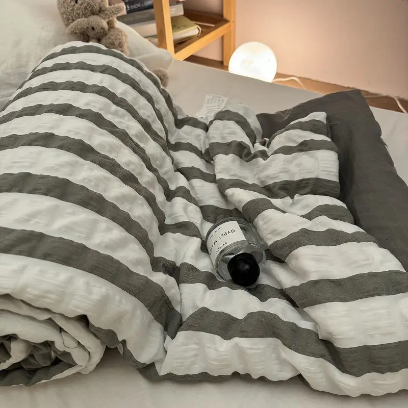 

Machine Washable Gray Striped Bubble Summer Quilt with Air Conditioning, Single Person Thin Quilt Cotton