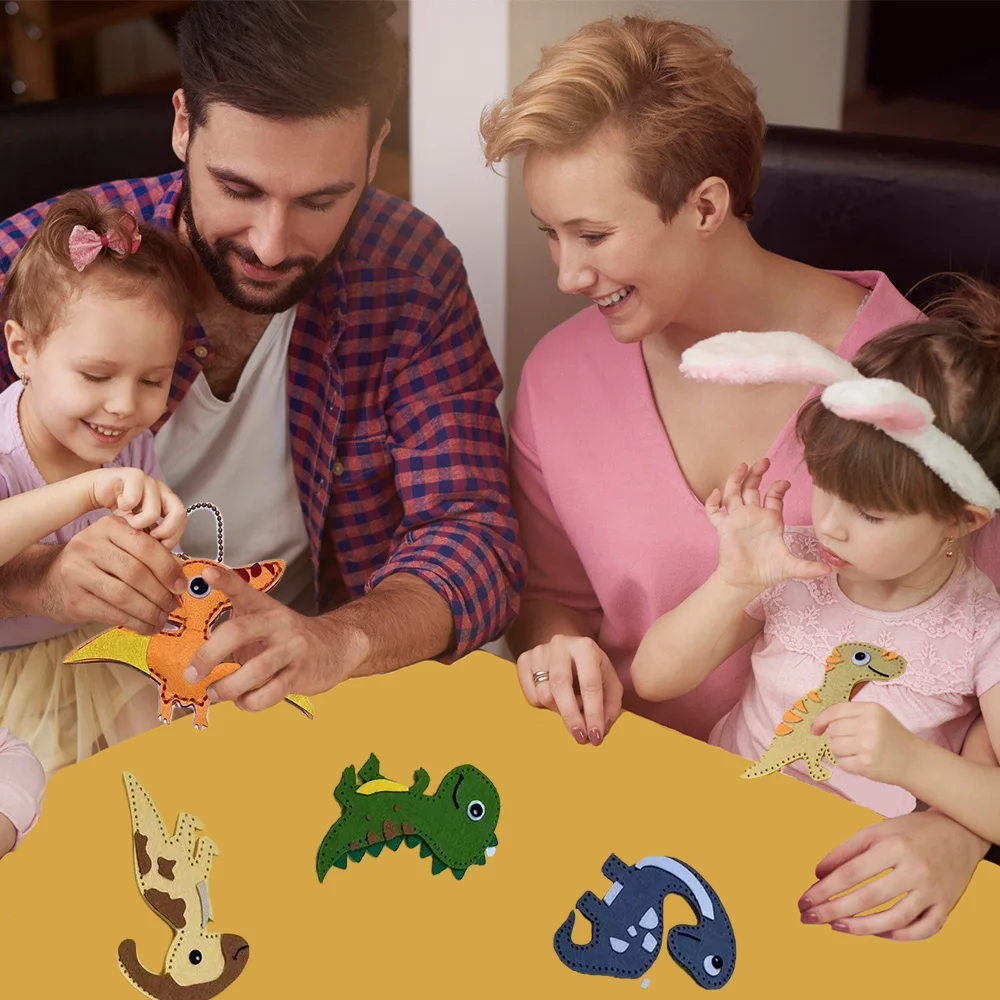 14Pcs Beginners Kids Dinosaur Sewing Felt Kit Animals DIY Craft Kit Forest Creatures Sewing Felt Plush Educational Set
