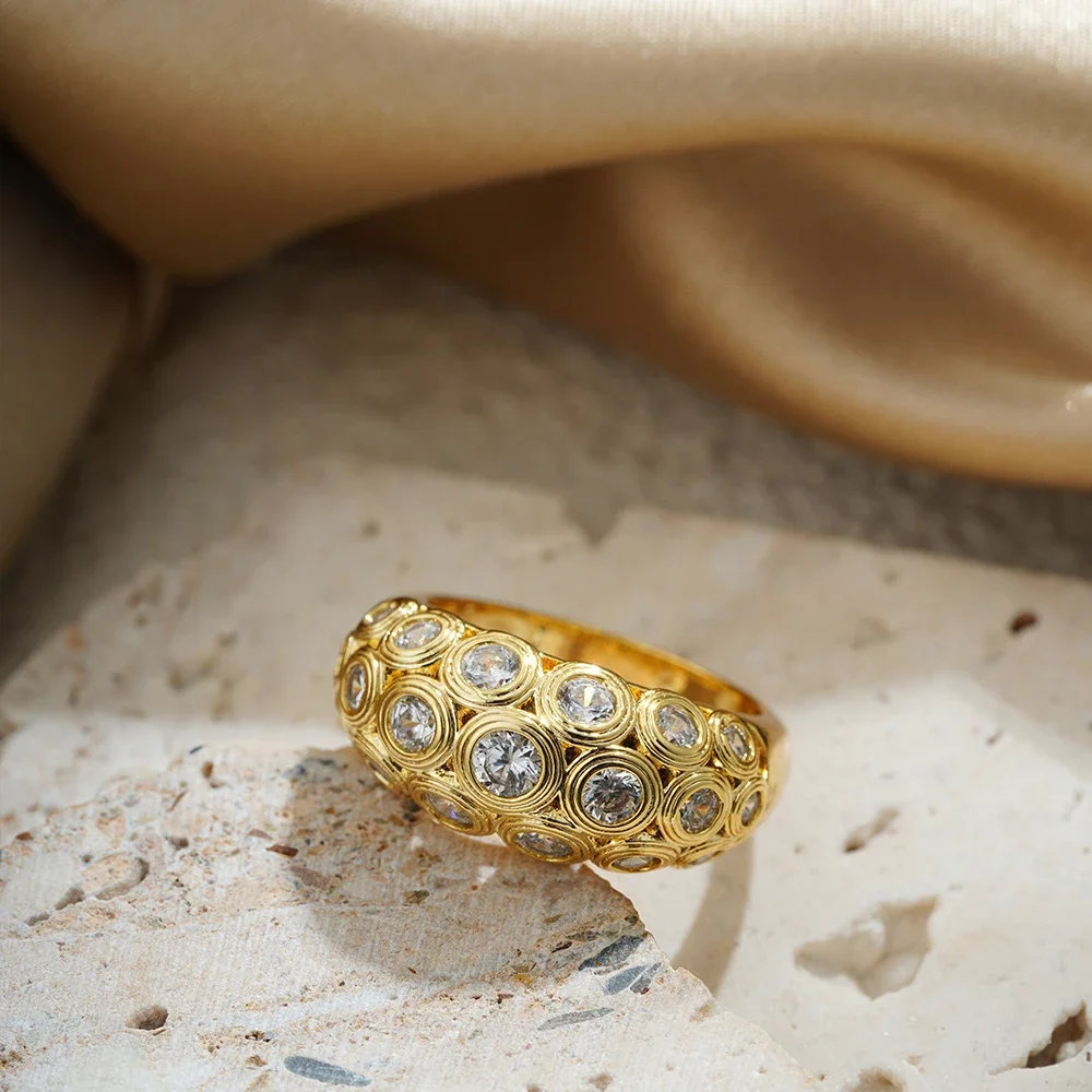 Exquisite Stylish Sparkling Circle Rhinestone Chunky Finger Rings 18K Gold Plated Non Tarnish Polished Stainless Steel Wed Ring