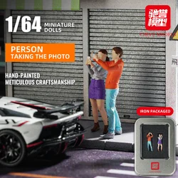 ChiYu Models 1/64 Two Photographing Figure Dolls Car Scenes of Men and Women Handpainted Doll Models