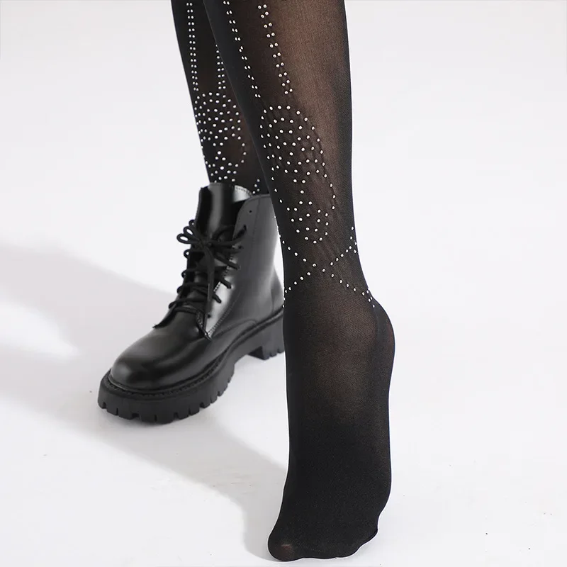 Рисунок 4 - Комбинезон с черепом