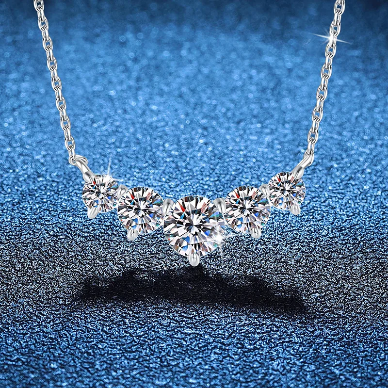 PT950 Moissanite Necklace Women's Pendant Clavicle Chain Women's Fashion Temperament 2.6 Carat Princess Smiling Necklace