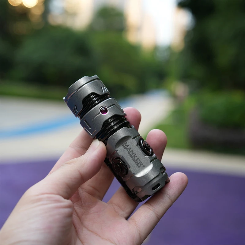 

Time reel III 3 Strong light fun integrated mini decompression titanium alloy flashlight