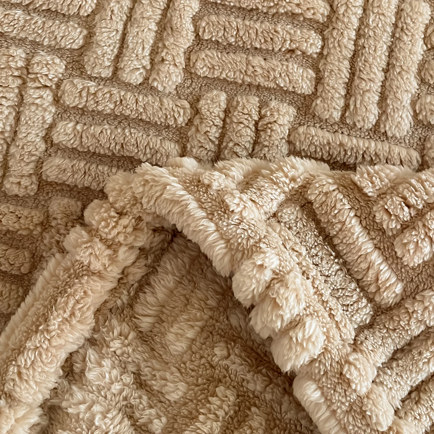 Jacquard Coral Fleece Throw 4