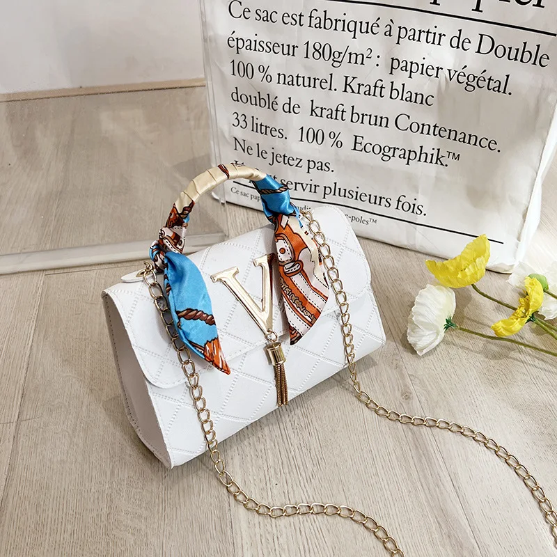 حقيبة مربعة صغيرة مع شرابة ، وشاح الحرير تنقش ، ال...