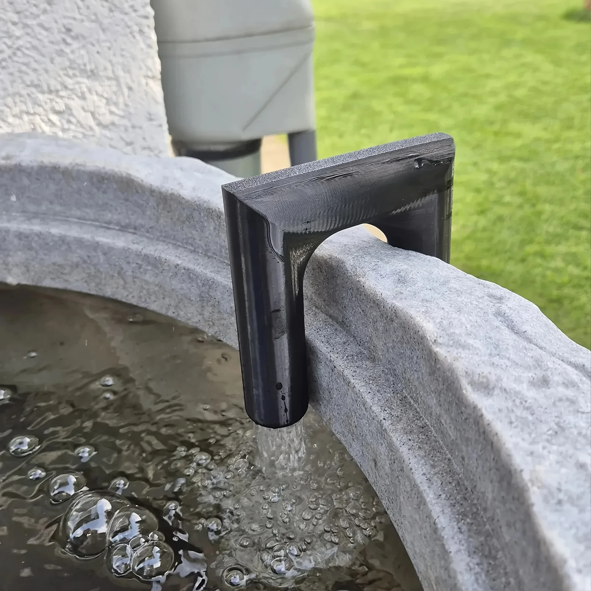 Durable Garden Hose Hook - Easy Water Tank Filling, No Handheld, Anti-Slip Design, Patio Watering Tool, Garden Hose Accessories