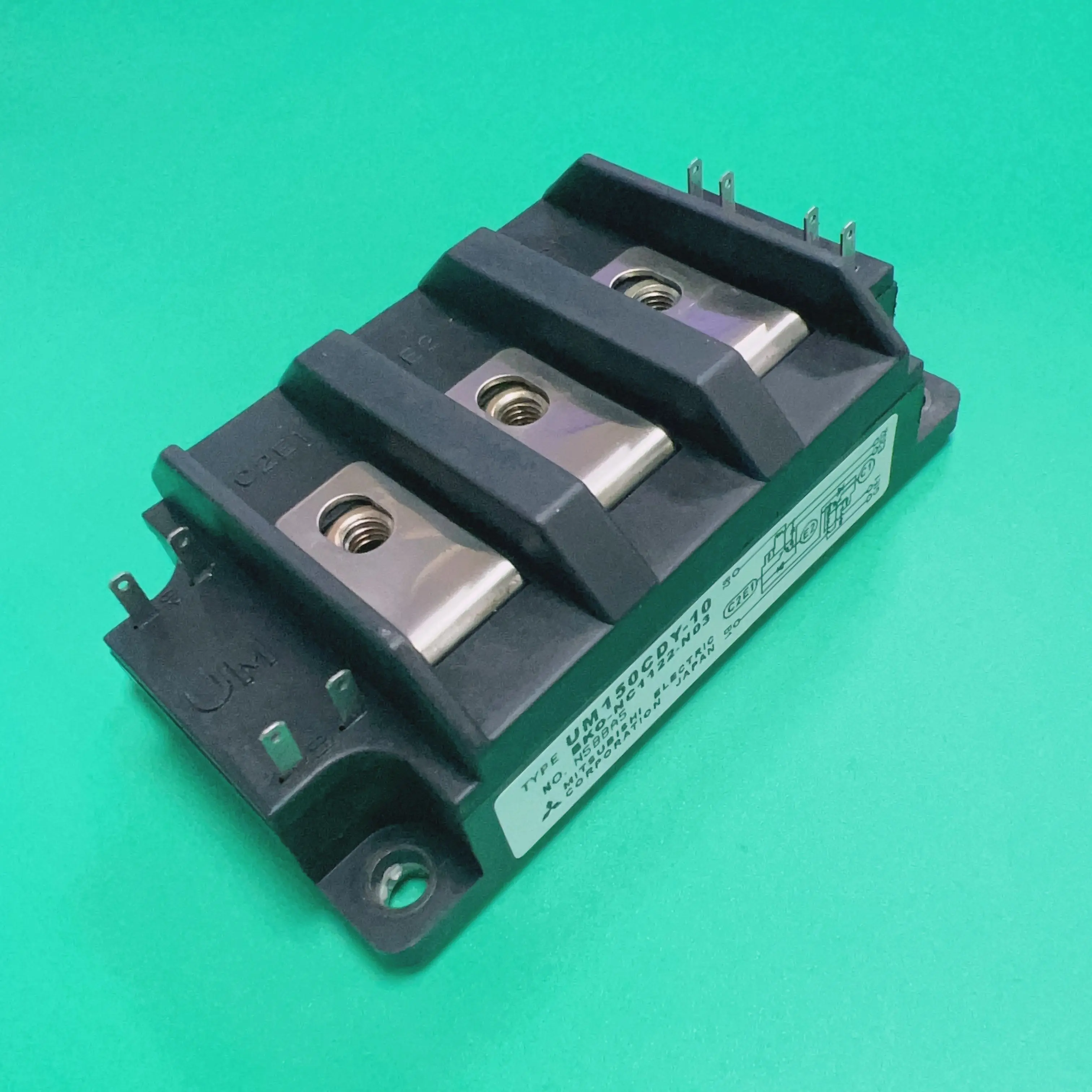 

UM150CDY-10 BKO-NC1122-N03 IGBT модуль питания UM150CDY10 мкм 150CDY-10 BKO-NC1122-NO3