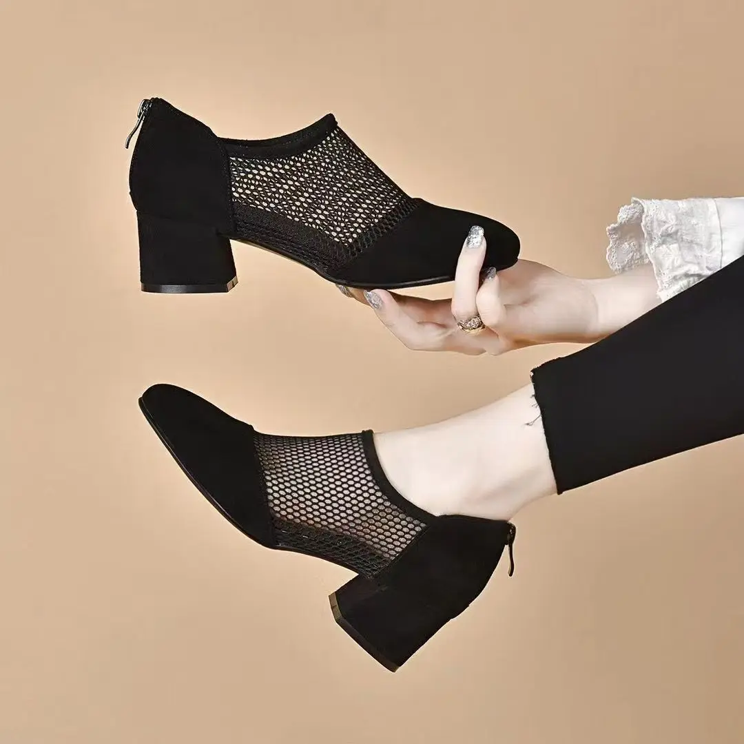 Damen Chunky Heels Stiefeletten für den Sommer 2026 – Mesh-Hohlmuster, Wildlederimitat, kurze Stiefeletten, Übergrößen, spitze Zehenpartie, Sandalen – Detail 5