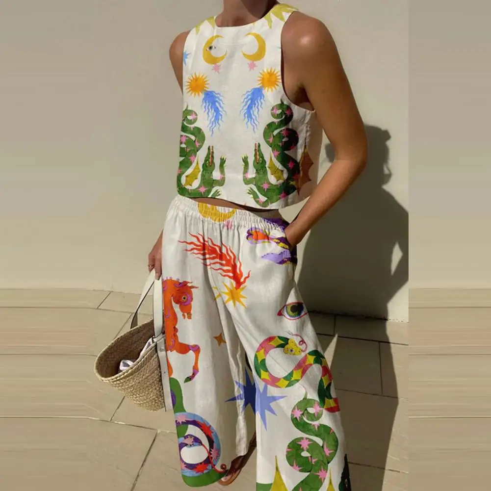 

2Pcs/Set The polyester fabric of this summer suit is breathable and light.