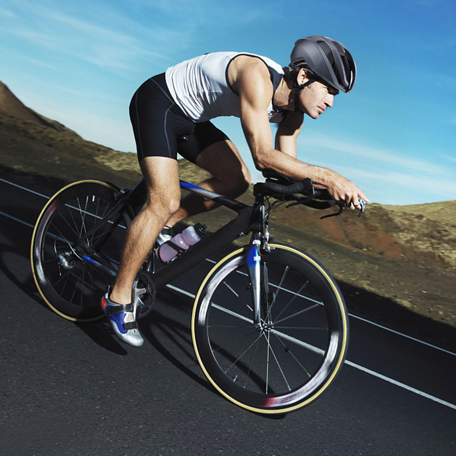 

Lightweight Bike Helmet Adjustable Mountain & Road Cycling Helmet For Men Women One-piece Comfortable Bicycle Safety Protection