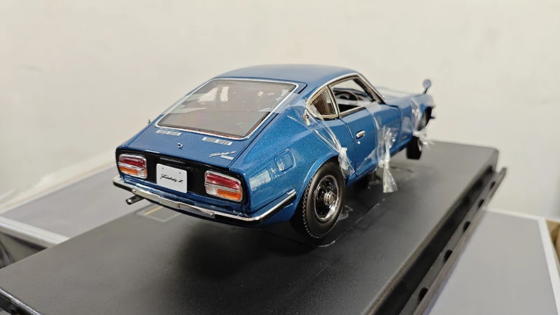 Scale 1/18 Alloy Diecast Metal S30 Fairlady Z 240Z Blake Toy