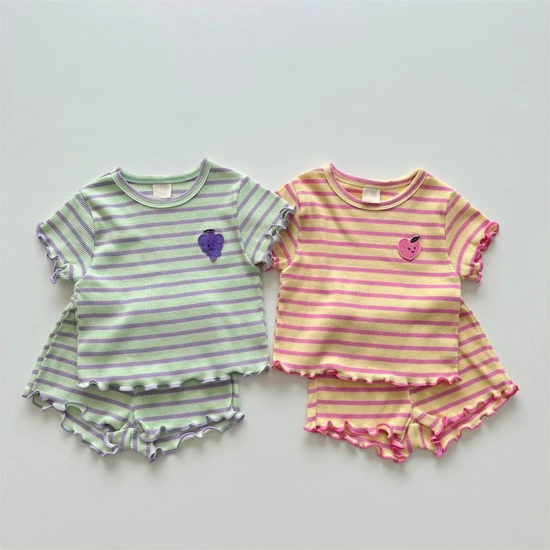 

2023 Summer Newborn Stripes Clothes Sets Baby Girls Boys Cotton Fruit Grape Peach Fungus Sleeve T Shirt+shorts 2pcs Cute Outfits