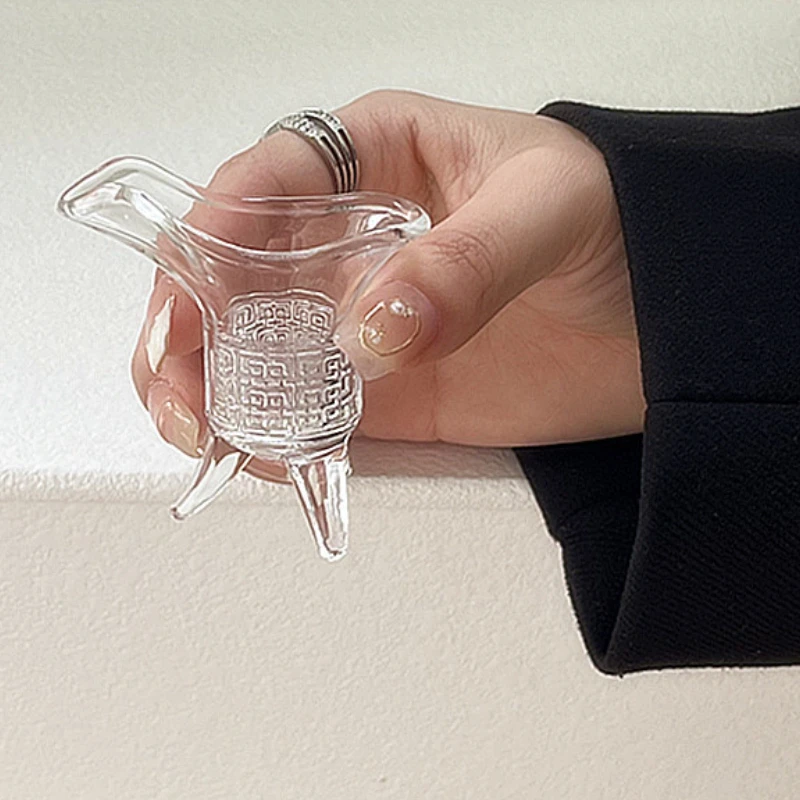 Mini Vintage Red Wine Cups Shot Glass Creative Tea Mug Water Cup Classical Three-legged Marquis Cups Gifts for Friends