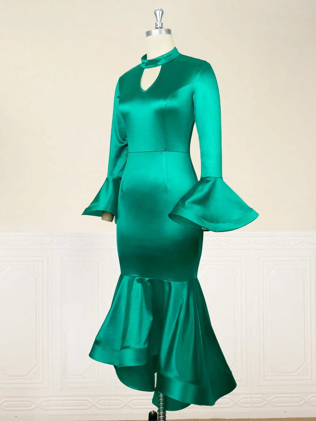 AOMEI Irregular Party Dresses Plus Size Green Cut Out Long Flare Sleeve Satin Bodycon Mermaid Evening Event Gowns for Women 2024