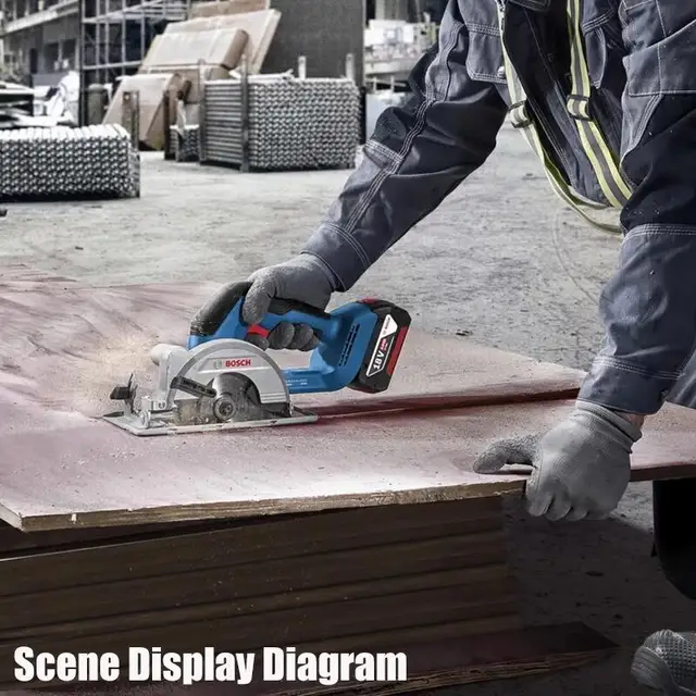 목재용 톱에 최적화된 BOSCH GKS 18V-44 전기 원형 톱과 배터리 충전기 세트